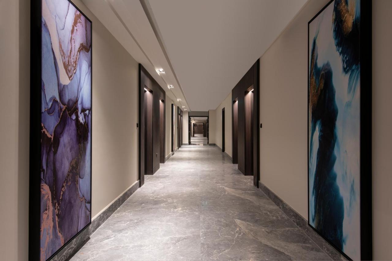 Steigenberger Residence Doha Exterior foto A corridor at the hotel